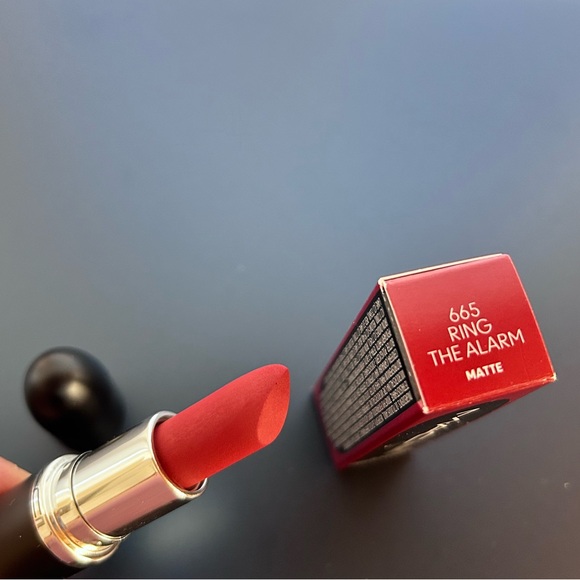 MAC Cosmetics M·A·CXIMAL SILKY MATTE LIPSTICK - Ring the Alarm (milky pink red) - Picture 9 of 11
